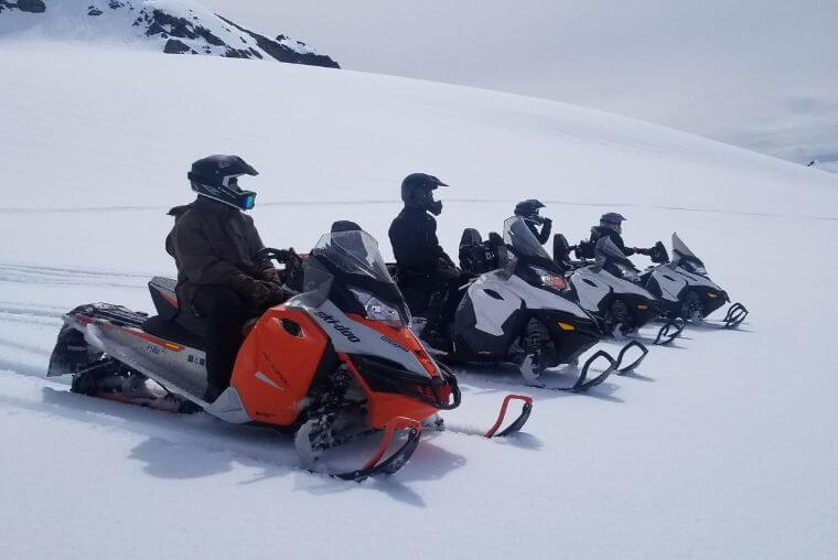 helicopter snowmobiling 3